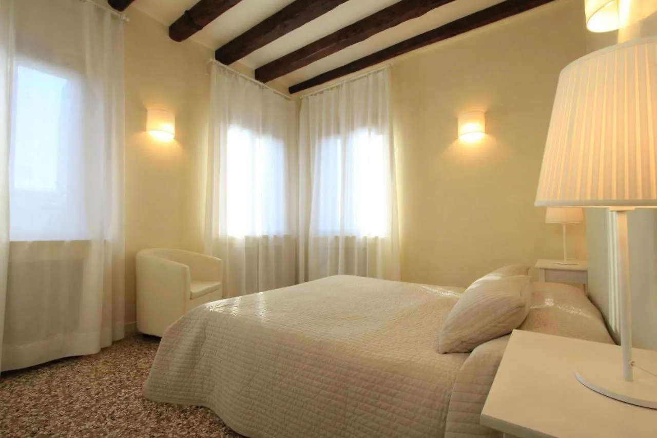 City Apartments Biennale Venecia 0*,